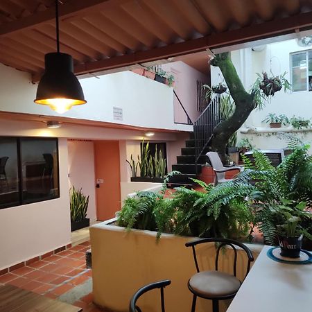 Casa Primavera Hostal Medellin Exterior photo