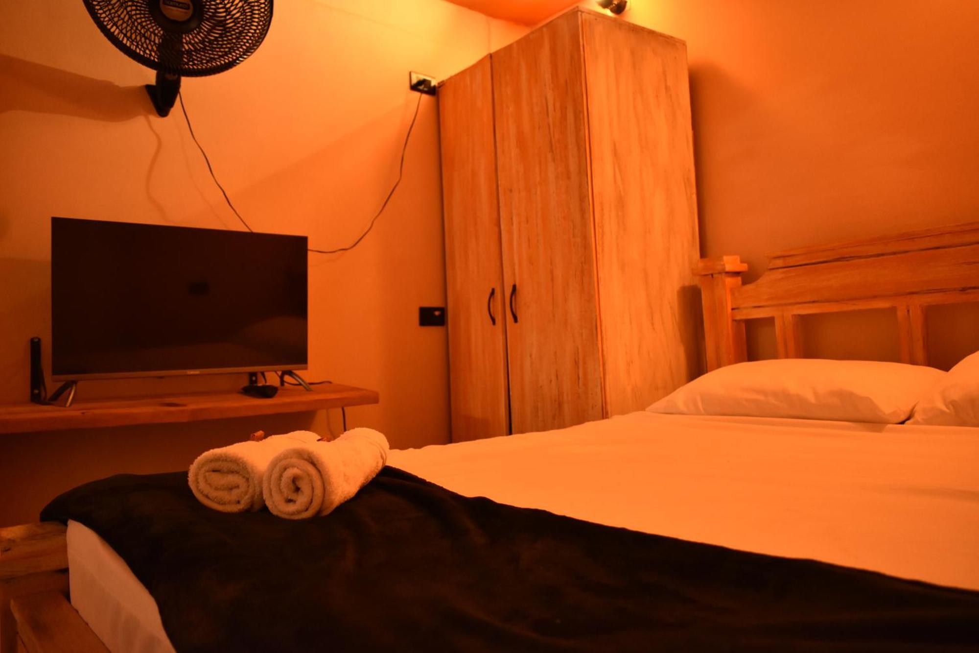 Casa Primavera Hostal Medellin Exterior photo